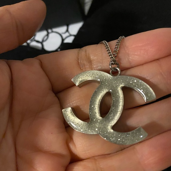 Chanel CC Logo reversible necklace - Picture 8 of 9